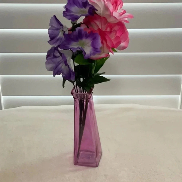 SILK Flowers & Vase - Picture 3 of 3